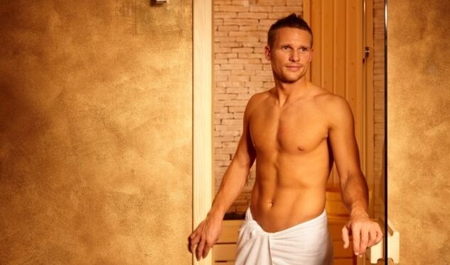 muž v lázních před zvětšením penisu