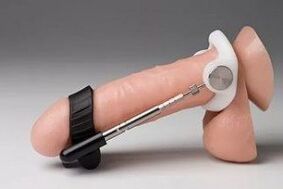 Extender mechanicky natahuje penis a zvětšuje jeho velikost